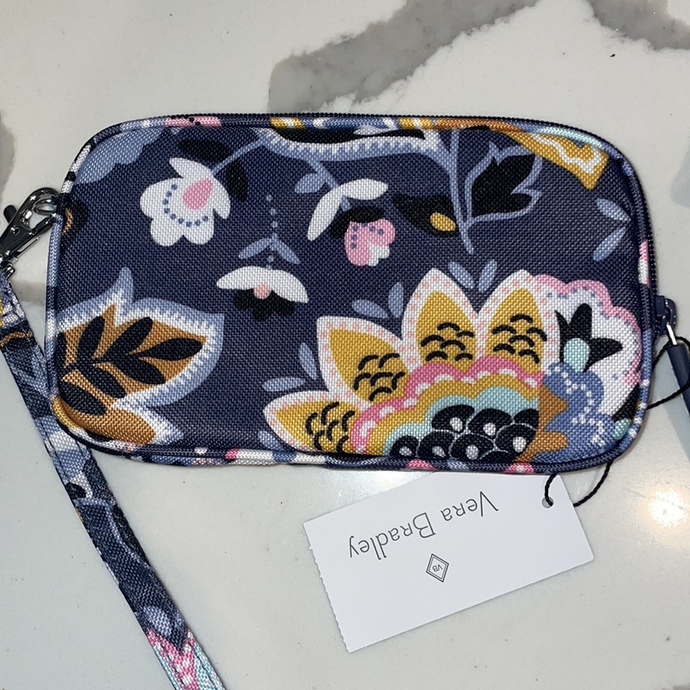 NWT Vera Bradley wristlet - Picture 2 of 3